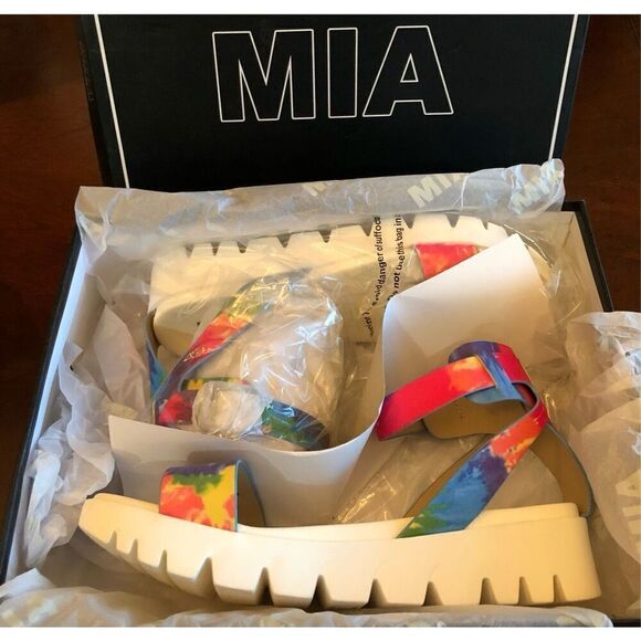 MIA - NWT - L Sz 8 "Madi" Tie-Dye Platform Sandal in Rainbow Colors & White Sole - Picture 2 of 13
